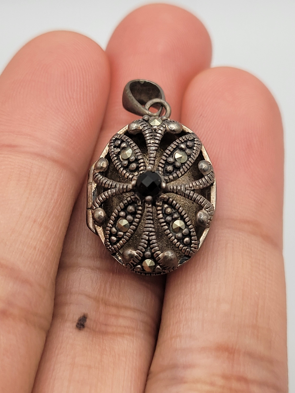 Sterling Silver 925 Marcasite Black Onyx Oval Locket Pendant Photo Vintage 90s